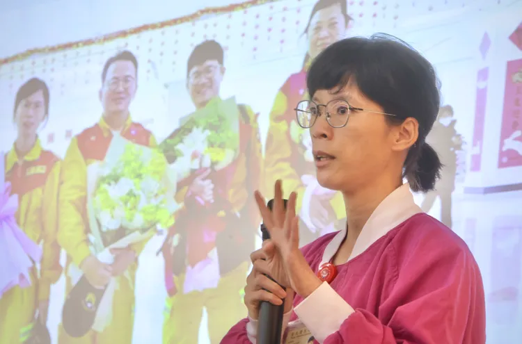 蔡慧卿表示，平時的臨床訓練讓她自願投入搜救隊伍。林林攝