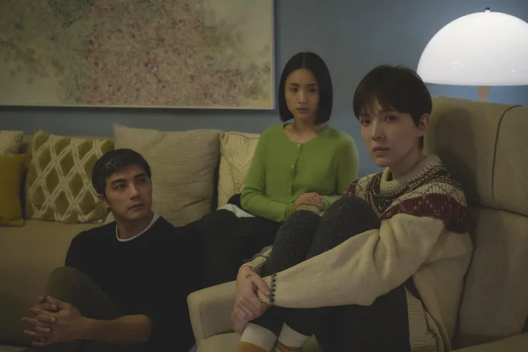 許瑋甯（右起）與林依晨、賀軍翔有著三角關係。公視提供