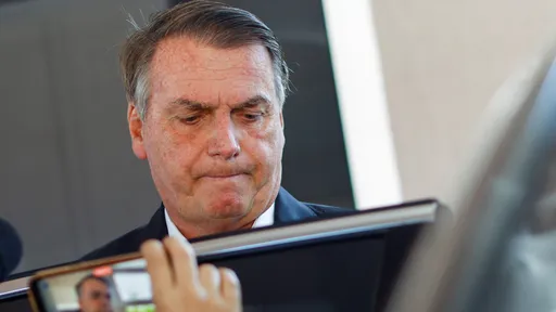 頭痛時刻!巴西前總統博爾索納羅涉偽造疫苗卡 遭調查