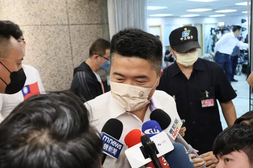 爸爸被朱立倫指「牛鬼蛇神」？　顏寬恒回應了