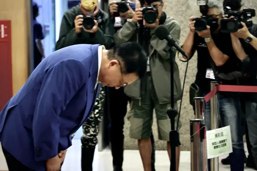 與im.B主嫌友好藏不住了 陳歐珀鞠躬道歉!自爆女兒和詐團合資買房