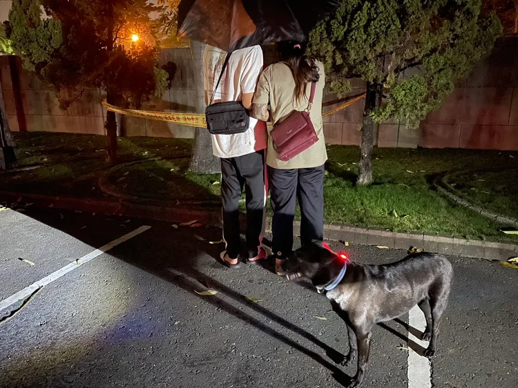 正修科技大學的學生徹夜守護黃鸝。高雄鳥會提供