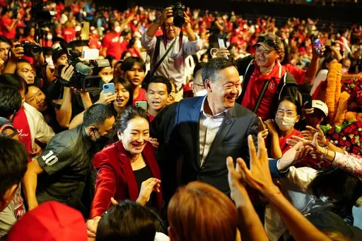泰國大選最後衝刺 流亡總理戴克辛么女產後首度復出拚變天