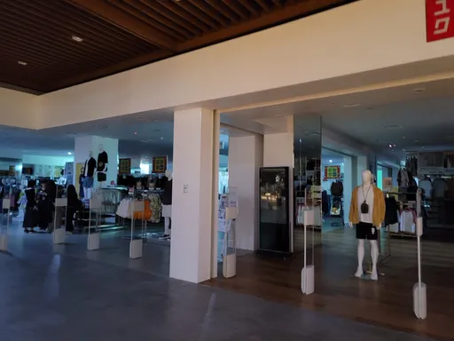 台中東區大停電!1400戶受影響 Lalaport購物中心顧客摸黑用餐