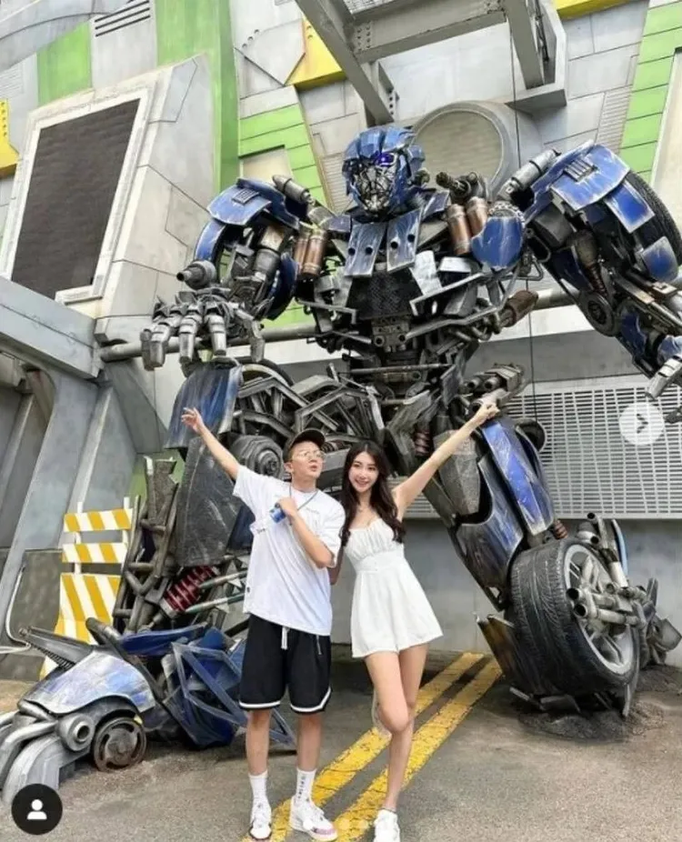 孫生（左）與前女友Wendy曾同遊新加坡。翻攝Wendy IG