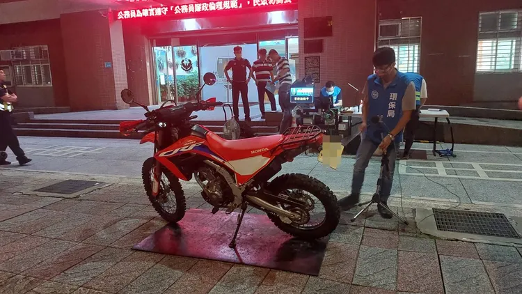 桃園警方加強取締噪音車。桃園警分局提供