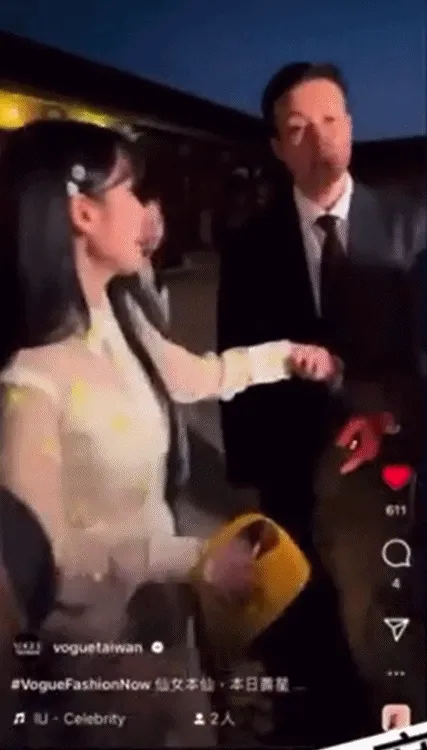 台灣網紅蹭過頭!在韓國尾隨「緊抓IU手不放」 粉絲怒炸了