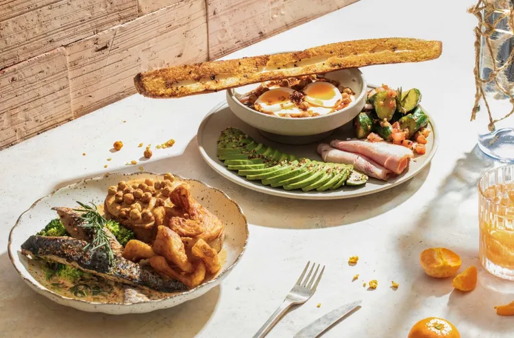 淡水店限定款餐點「早安女神碗」及「Ciao Ciao !早餐」。業者提供