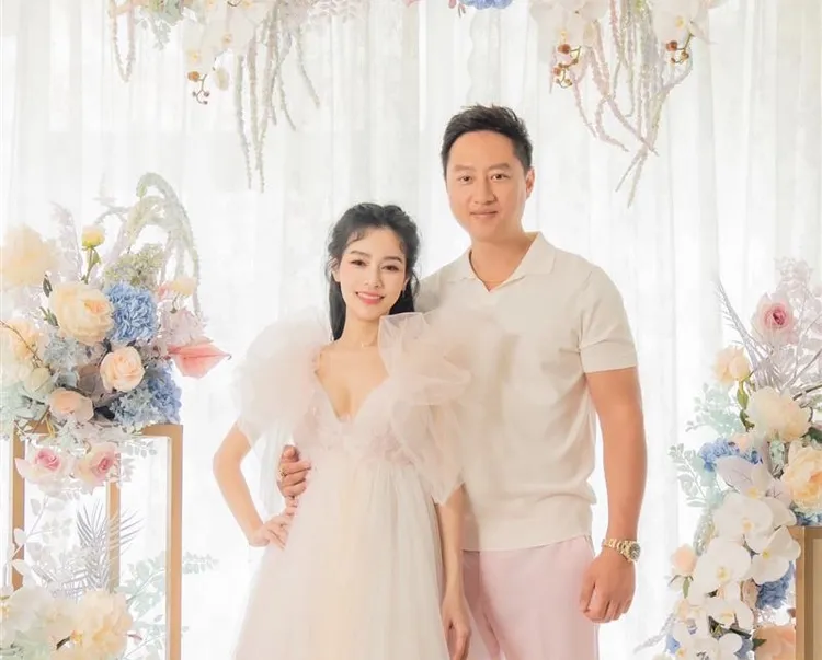 王思佳（左）2016年和老公Joe結婚，婚後幸福美滿。翻攝王思佳臉書