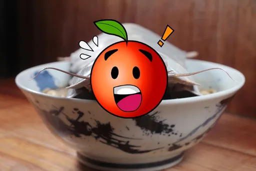 名店推限定款「大王具足蟲」拉麵 整隻趴碗上太震撼「看完我整個都不好了」