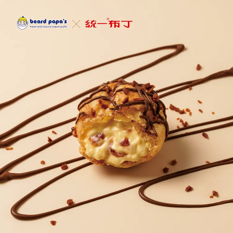 5月同步開賣鹽焦糖耶克布丁泡芙。業者提供