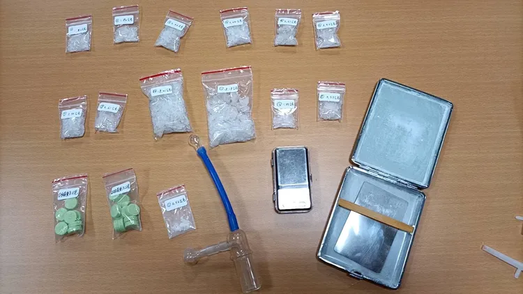 警方在許嫌車內起出安非他命等毒品。民眾提供