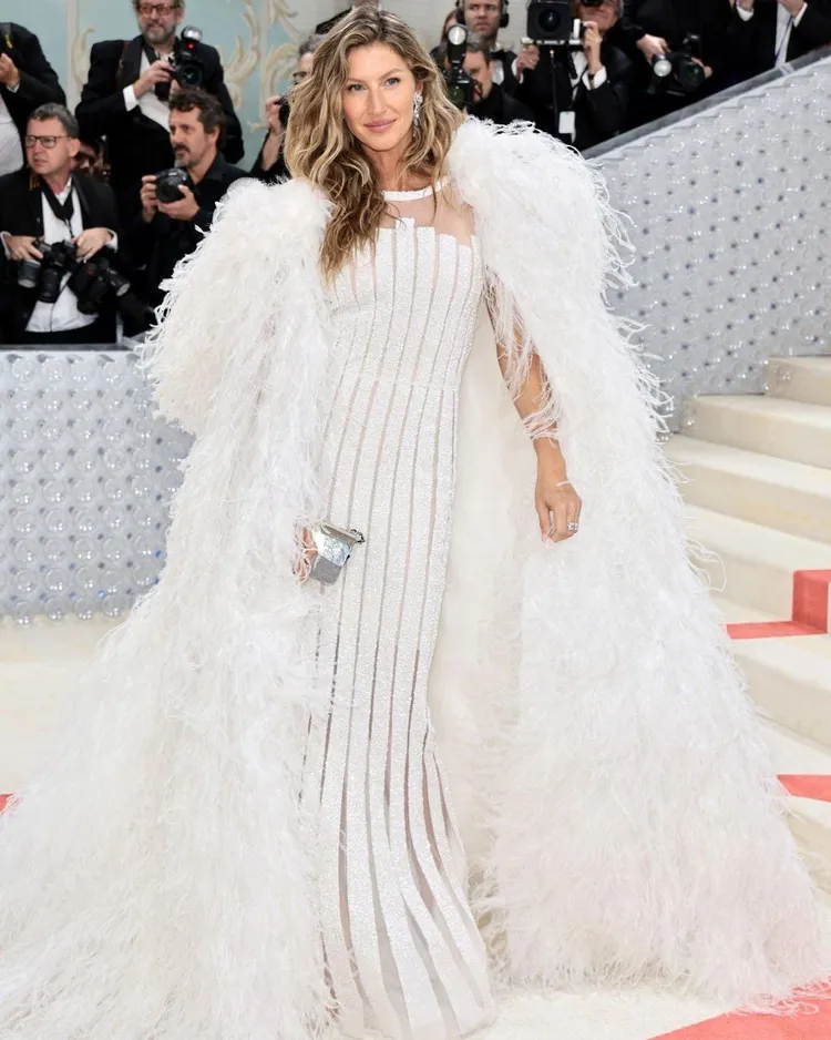 超模姬賽兒去年結束13年婚姻，今年已單身參與盛會。翻攝metgalaofficial IG