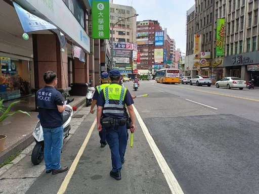 開車連續違規還險撞行人 通緝男遇桃警交通大執法這下栽了