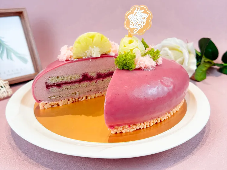 泰莓慕斯蛋糕剖面。業者提供