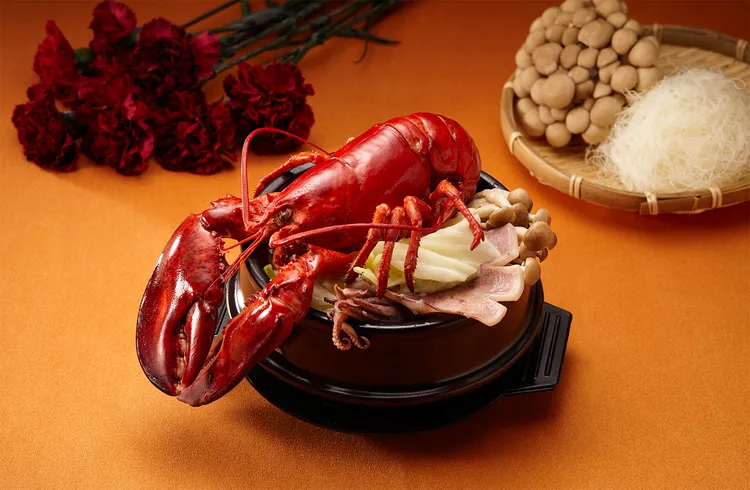 誠品行旅The Chapter Café無國界全日餐廳，推出華麗演繹府城小食的「台式透抽龍蝦米粉」。業者提供