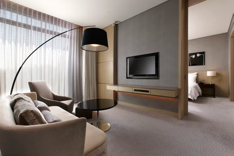 台北寒舍艾美酒店「主管套房」房間廳景。業者提供