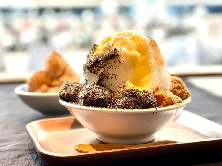 「好運燒麻糬冰」以台灣傳統古早味點心「燒麻糬」改良而成。曾仲葳攝