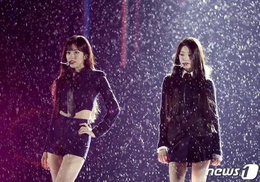 超敬業!「IVE」暴雨中濕身開唱 膝蓋割傷還是繼續跳