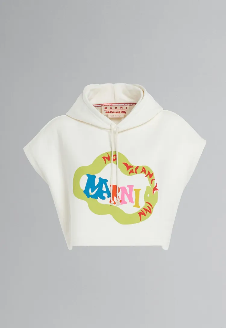 短版連帽背心，1萬9580元。品牌提供