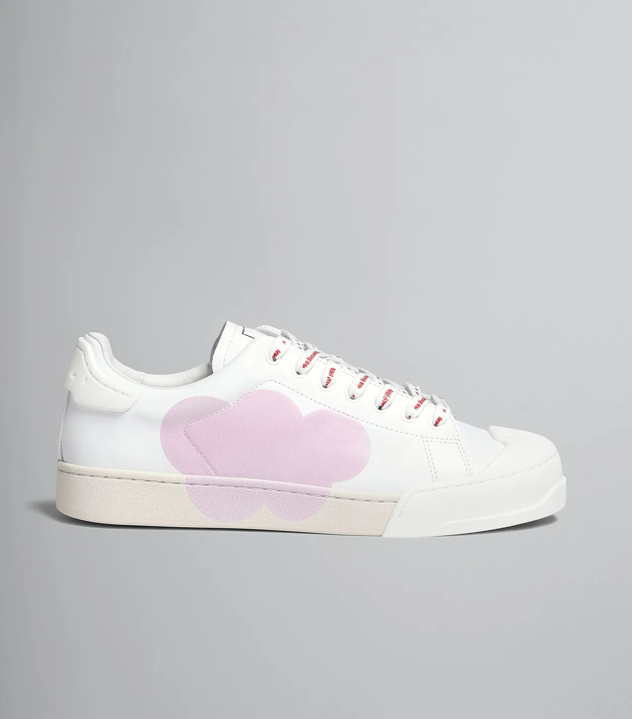 休閒鞋,2萬5580元。品牌提供