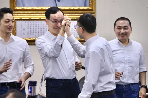 酸朱立倫造就「只有郭台銘受傷的世界」　林俊憲揭藍拖延徵召真相