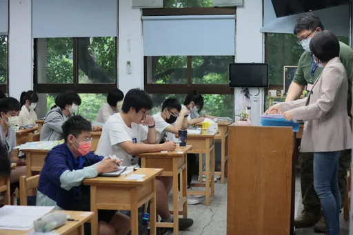 國中會考|一模一樣!會考英語首題與參考題相同 全國試務會:一律給分