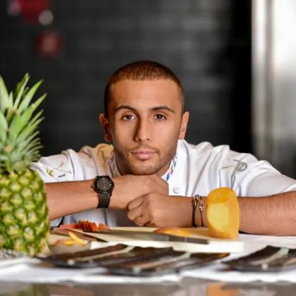 亞齊德本人其實也是個年輕有為的帥哥。