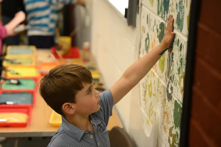 路易彩繪牆壁。路透社