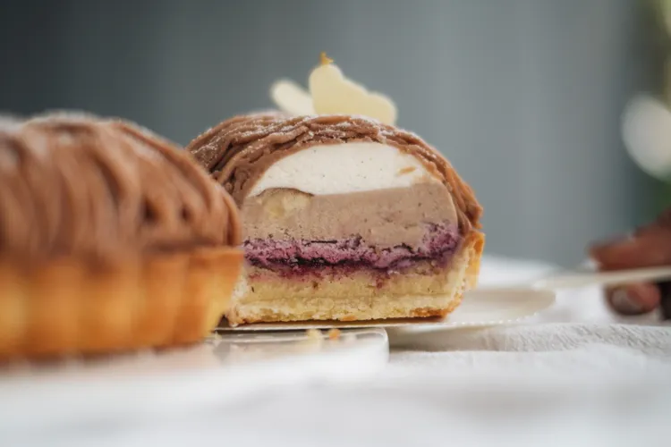 老爺小花園母親節蛋糕-栗子蒙布朗切面。業者提供