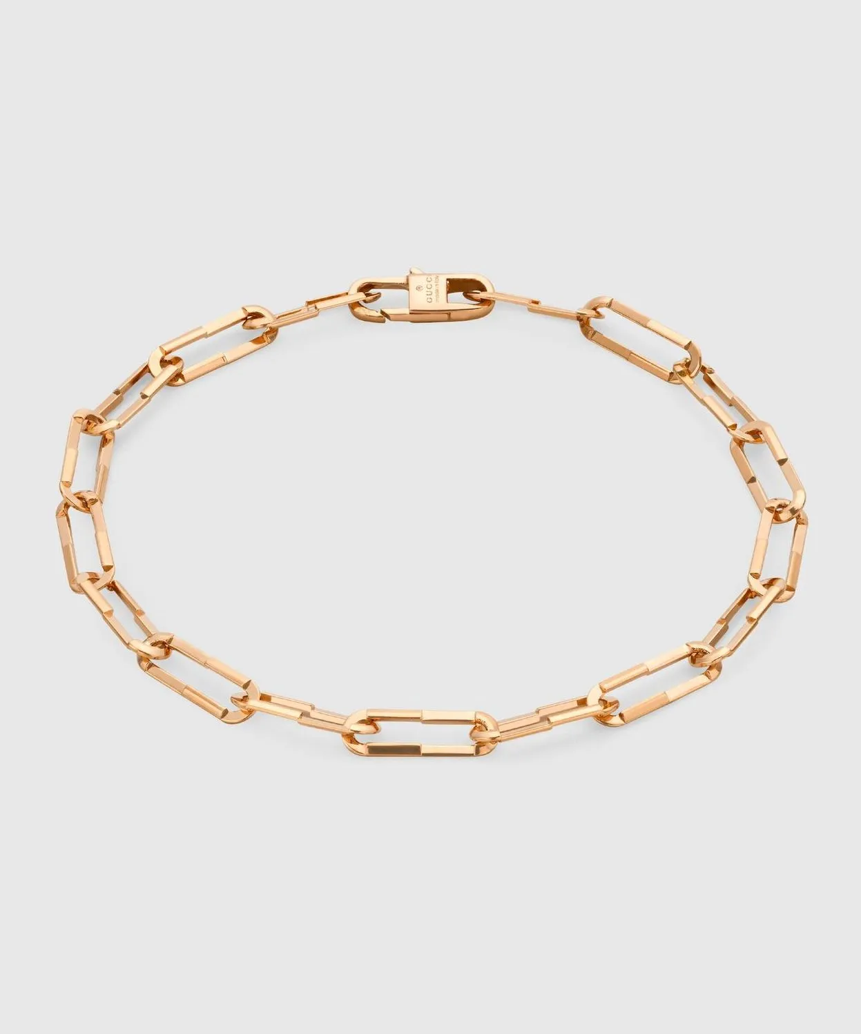 Gucci Link to Love系列18K玫瑰金手链，5万3400元。品牌提供