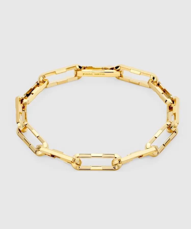 Gucci Link to Love系列18K金寬鍊式手鍊，22萬2700元。品牌提供