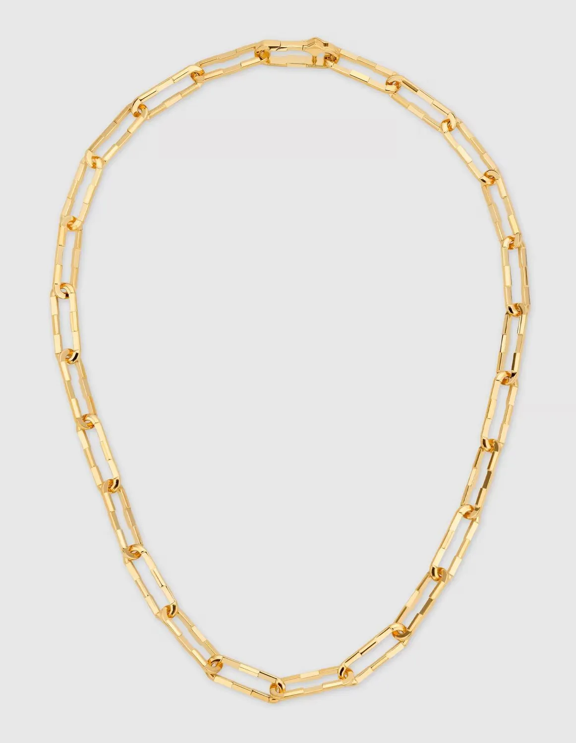 Gucci Link to Love系列18K金宽炼式项链，33万1900元。品牌提供