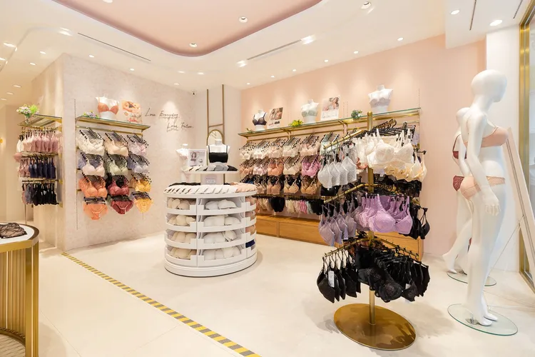 PEACH JOHN中山店店裝運用了大量的粉色系。品牌提供