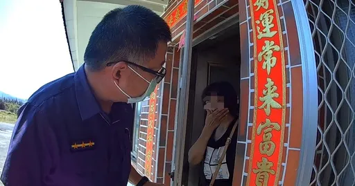 女慣竊闖空門遭屋主反鎖門 警到場「甕中捉鱉」