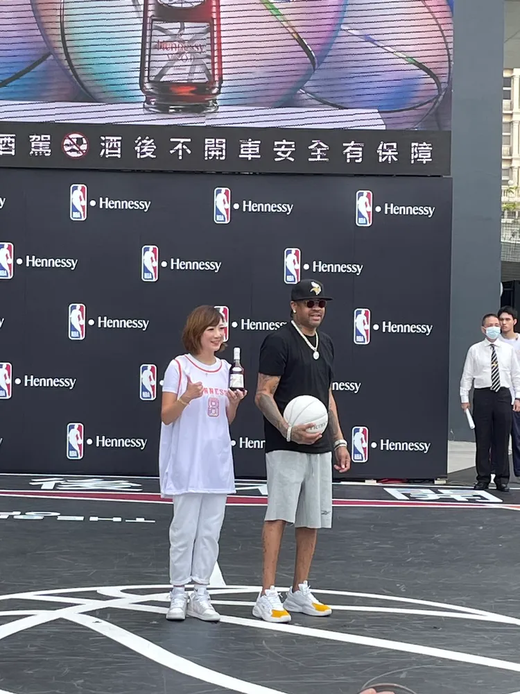NBA傳奇球星「戰神」Allen Iverson(右)。陳揚盛攝