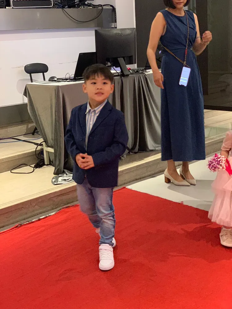 陳威全兒子當花童卻當場「搶親」。陳威全提供