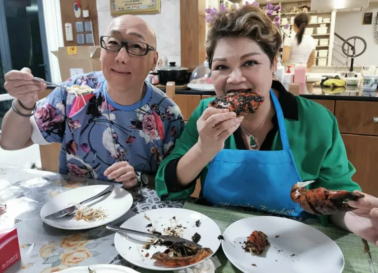 張學潤（左）和肥媽是多年好友。翻攝張學潤臉書