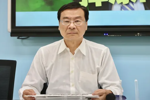 曾銘宗再爆「大小姐」擋BNT秘辛!這高官說「夠了別買」 嗆拿證據和薛瑞元對質