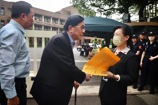 陳水扁為陳致中參政權喊話陳建仁　行政院回應了！立法「早有先例」