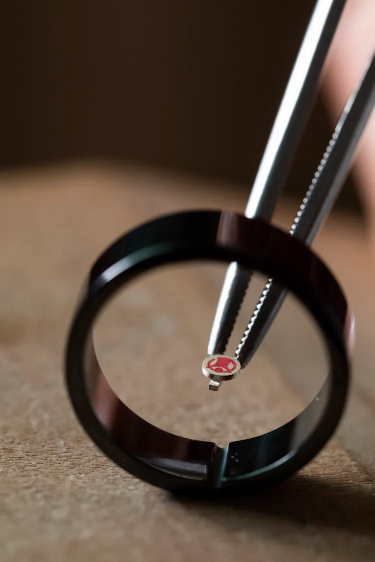 寶格麗自2009年起與Save the Children救助兒童會合作，至今透過販售Save the Children系列珠寶，已協助組織募得超過1億美元（約30億8200萬元台幣）。品牌提供