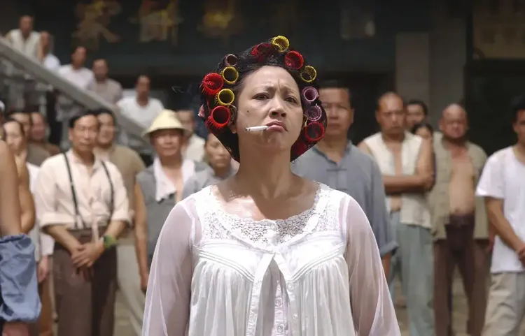 元秋當年以電影《功夫》中包租婆一角令人印象深刻。劇照