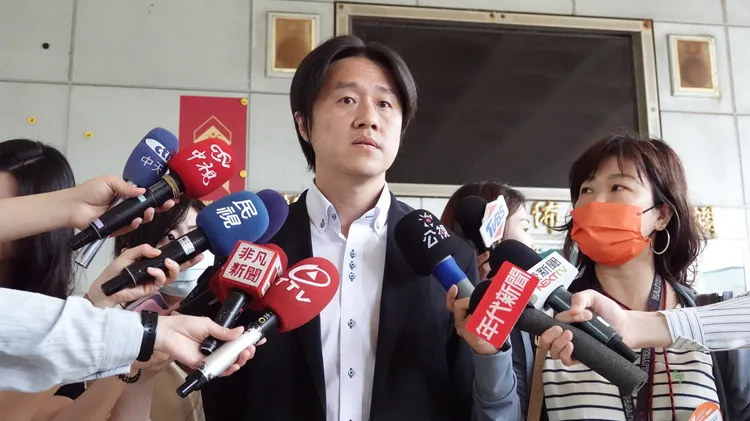 師大附中秘書柯冠銘。彭欣偉攝