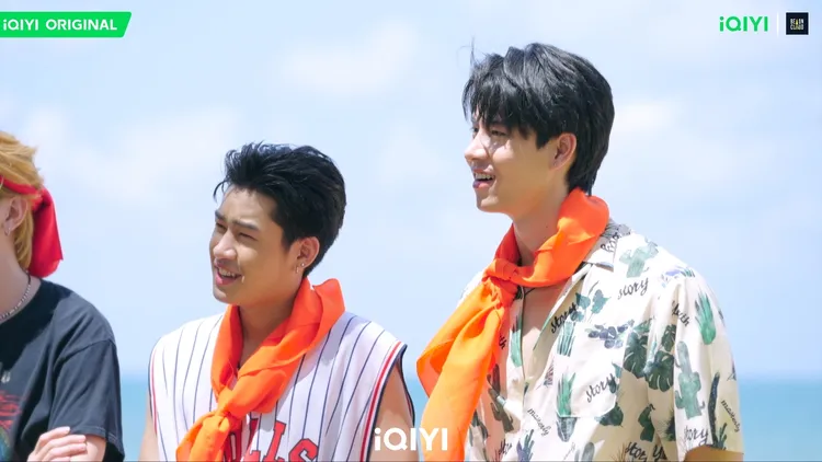 《隱藏的王牌》第一階段遊戲中，每集揭露一段人生故事。愛奇藝國際站提供