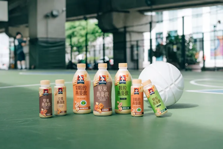 桂格燕麥飲新任代言人坤達在運動後最常喝顆粒燕麥飲，兼具飽足感又健康無負擔。業者提供