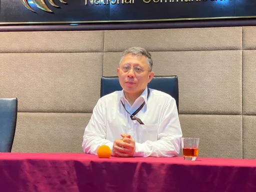 國民黨衝主委室抗議鏡電視審查 NCC不甩:不因外在壓力影響議事進行