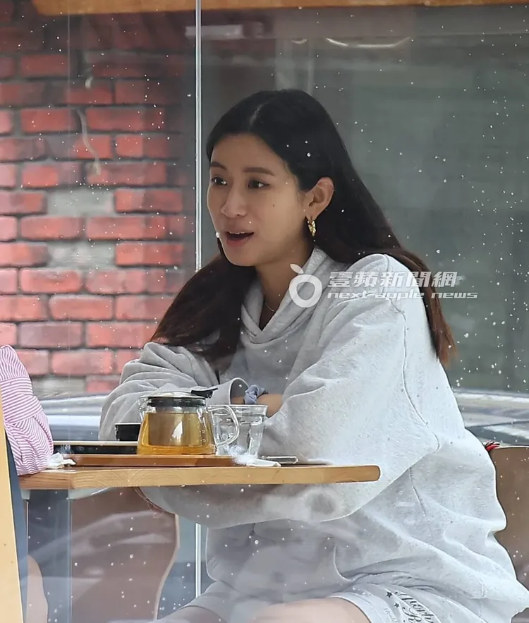 趙岱新氣色極好，整個人狀態不錯。特勤中心攝