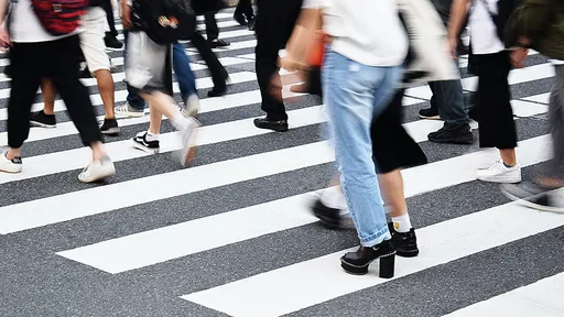 禮讓行人 警署:車頭距斑馬線行人3公尺內就取締