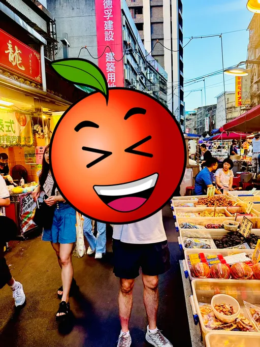 網紅在台北想「活得像億萬富翁」 一舉動讓網友大笑:這麼容易!