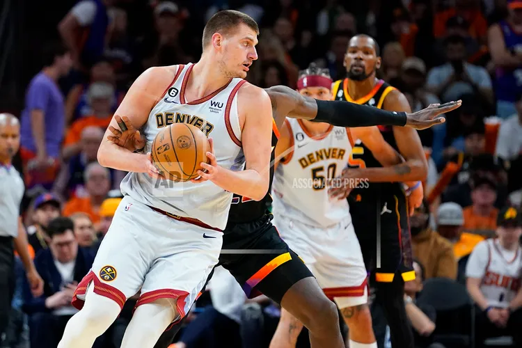 約克奇(左)第9次大三元。美聯社